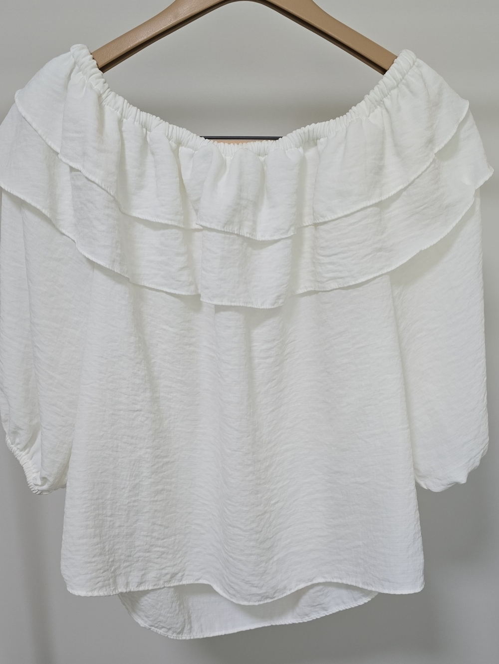 Vince Camuto White Off-Shoulder Ruffle Blouse